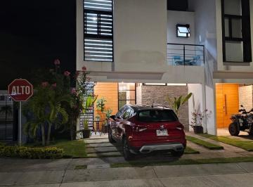 Casa en condominio · 121m² · 3 Recámaras · 2 Estacionamientos · Casa en Condominio en Renta Amueblada Fracc. Corales Residencial