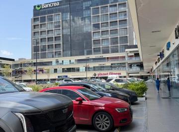 Local comercial · 388m² · 900 Estacionamientos · Locales en Venta y Renta en Plaza Santa Isabel Frente a Liverpool
