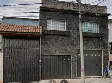 Casa de 3 habitaciones, Coyoacán · Casa de 246 m² con 3 Recámaras en Venta en Pedregal de Santa Ursula