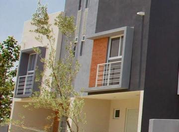 Casa de 3 habitaciones, San Pedro Tlaquepaque · Casa en Venta Paseo de Los Parques