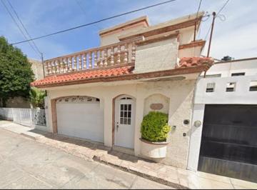 Casa de 4 habitaciones, Durango · Venta de Casa en Durando