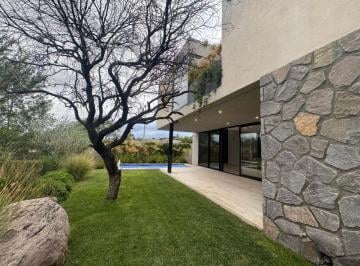 Casa de 4 habitaciones, Querétaro · Preciosa Casa en Venta en Altozano Queretaro con Alberca