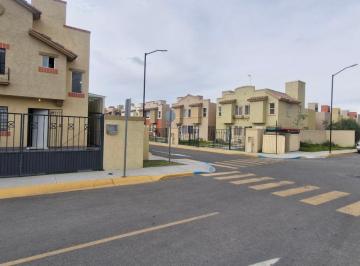 Casa · 105m² · 3 Recámaras · 2 Estacionamientos · Casa - Fraccionamiento Real Navarra