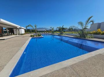 Casa en condominio · 80m² · 2 Recámaras · 1 Estacionamiento · Casa en Condominio en Renta Amueblada, 1 Nivel Coto con Alberca