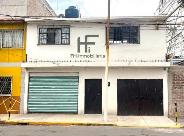 Casa de 3 habitaciones, Nezahualcóyotl · ! Excelente Inversion Frente a Plaza Jardin!