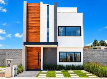 Casa de 4 habitaciones, Pachuca · Casa de 4 Recámaras, con Roof Garden y Asador, Equipada - Nueva Privada en Pachuca, Entrega Inmediata