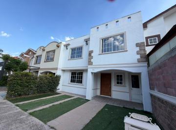 FACHADA · Casa en Renta con Opcion a 4 Habitaciones en Hacienda del Campestre