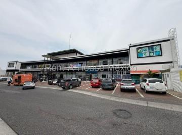 Local comercial · 105m² · 1 Estacionamiento · El Refugio Local Comercial en Venta | Plaza con Ocupación Al 100% Rah3347