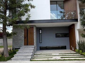 Casa en condominio de 3 habitaciones, Zapopan · Casa en Venta en Privanza