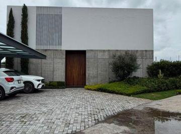 Casa en condominio · 550m² · 4 Recámaras · 4 Estacionamientos · Residencia en Venta en Hacienda San Acasio