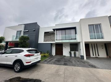 Casa de 3 habitaciones, Zapopan · Casa Amueblada en Renta en Antara Solares