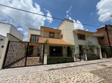Casa en condominio de 4 habitaciones, Aguascalientes · Trojes de Kristal Casa en Venta