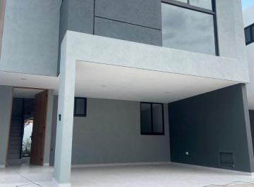 Casa de 3 habitaciones, Cuautlancingo · Casa en Venta en Fraccionamiento La Vid con Recamara en Planta Baja