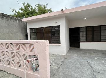 Casa · 121m² · 3 Recámaras · 1 Estacionamiento · Casa de Una Planta en Venta | Centro de San Nicolás | Cerca de Av Universidad y Uanl