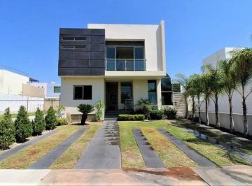 5aea611e5eac017cbe93b7a374109e024ec0eba7a45a5a4b1db83090e9d96bf0 · Casa en Venta en Valle Imperial, Zapopan