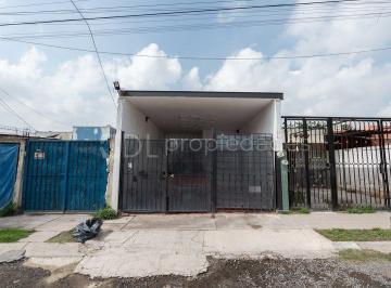f9b09198d504b19470c10cb9ae24d3ce36f2a08c65a1aa882f7ca866bb092692 · Paseo del Prado Casa de Una Planta en Venta