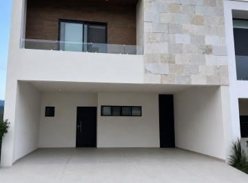Casa · 246m² · 3 Recámaras · 3 Estacionamientos · Casa - Fraccionamiento Alamosur