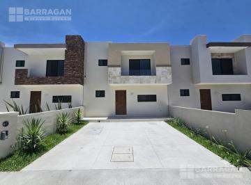 Casa · 151m² · 3 Recámaras · 2 Estacionamientos · Casa en Venta en La Vista Residencial, Condominio Oliveto