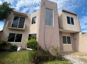 Casa de 4 habitaciones, Cuernavaca · Hermosa Casa Rural en Cuernavaca: Agua Garantizada Tu Retiro en La Naturaleza