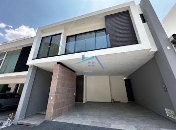 Casa de 4 habitaciones, Monterrey · Casa en Venta en Contry Sur en Carretera Nacional en Monterrey, Nuevo León