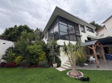 Casa de 4 habitaciones, Miguel Hidalgo · Casa en Venta en Bosques de Las Lomas. Bosque de Guayacanes. Remodelada, Jardín, Terraza.