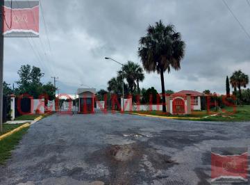 Quinta · 2400m² · 3 Recámaras · 5 Estacionamientos · Quinta en Venta en Fraccionamiento Real de Palmas en San Mateo, Juarez, N. l.