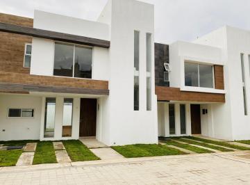 Casa · 173m² · 3 Recámaras · 2 Estacionamientos · Casa en Venta Dentro de Fraccionamiento en San Pedro Cholula Puebla