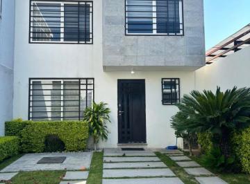 Casa · 115m² · 3 Recámaras · 2 Estacionamientos · Casa en Fraccionamiento Tres Cantos