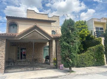 Casa de 3 habitaciones, Saltillo · Linda Casa en Venta en Fraccionamiento Privado La Noria, Al Norte de Saltillo