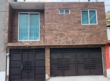 Casa · 185m² · 3 Recámaras · 2 Estacionamientos · Se Renta Casa en Jardines de Morelos, Sección Montes, Ecatepec