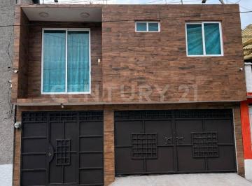 Casa · 185m² · 3 Recámaras · 2 Estacionamientos · Se Renta Casa en Jardines de Morelos, Sección Montes, Ecatepec
