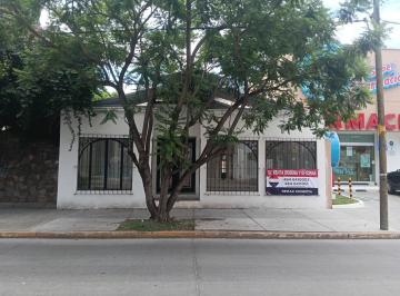 Bodega comercial · 200m² · 2 Estacionamientos · Bodega en Renta - (4)