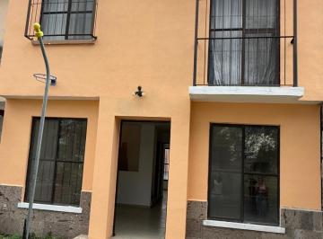 Casa · 108m² · 4 Recámaras · 1 Estacionamiento · Casa en Venta en Fraccionamiento Pueblito Lindo - (4)