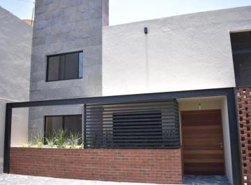 Casa · 385m² · 4 Recámaras · 4 Estacionamientos · Casa en Álamos 3a Secc