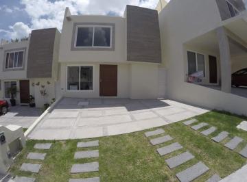 Casa · 190m² · 4 Recámaras · 2 Estacionamientos · Casa Amueblada 4 Recamaras y Baño en Sule Zibata