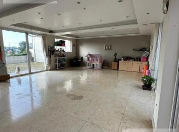 Casa · 920m² · 3 Recámaras · 6 Estacionamientos · Casa en Real de Las Lomas