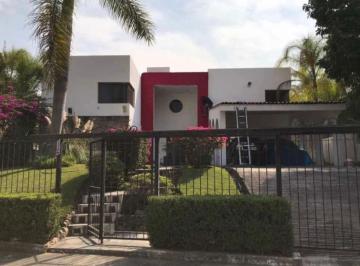 Casa 853m² Venta Las Cañadas · Casa en Remate con Alberca en Las Cañadas