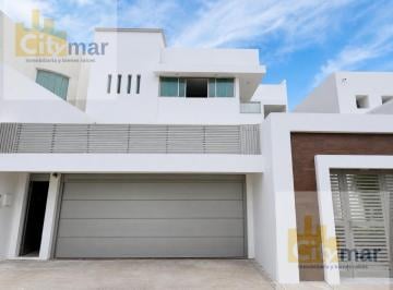 Casa · 300m² · 4 Recámaras · 2 Estacionamientos · Casa - Fraccionamiento Costa de Oro