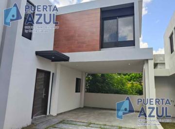 Casa · 3 Recámaras · 2 Estacionamientos · Casa en Venta Col Jardines de Champayan