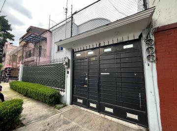 Casa de 4 habitaciones, Azcapotzalco · Casa en Venta Col. Clavería con Amplios Espacios y Gran Iluminación Natural.