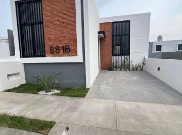 Casa de 3 habitaciones, Villa de Alvarez · Casa en Venta Fracc Residencial Bielva en Villa de Álvarez Colima, Frente a Jardín