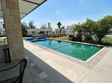 Casa de 3 habitaciones, Querétaro · Impecable! 3 Recámaras, Sala Tv, Amplia. Alberca, Vigilancia.
