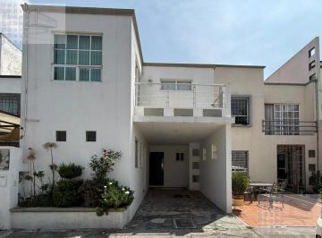 Casa · 112m² · 3 Recámaras · 2 Estacionamientos · Casa en Renta en Bosques de Cantabria