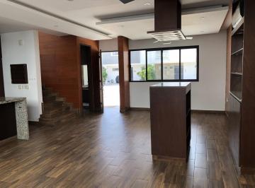 Casa · 170m² · 3 Recámaras · 2 Estacionamientos · Casa en Renta en Arbolada