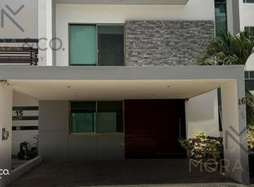 Casa · 221m² · 3 Recámaras · Casa en Aqua Residencial Cancún | 3 Recámaras, Alberca y 3 Niveles