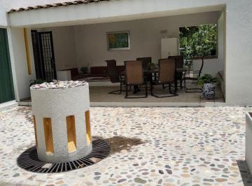 Casa · 467m² · 5 Recámaras · 8 Estacionamientos · Casa en Venta en Real de Tezoyuca, Morelos