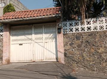 Casa · 410m² · 4 Recámaras · 2 Estacionamientos · Casa en San Lucas Xochimanca