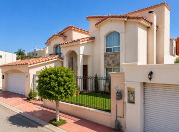 Casa de 5 habitaciones, Tijuana · Venta de Casa en La Colonia Jardines de Chapultepec S - E en Tijuana en Baja California