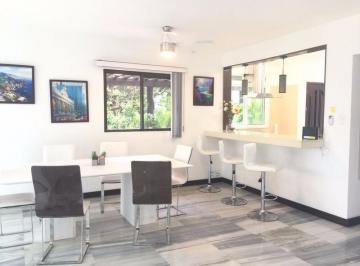 Casa · 340m² · 5 Recámaras · 3 Estacionamientos · Isla Dorada