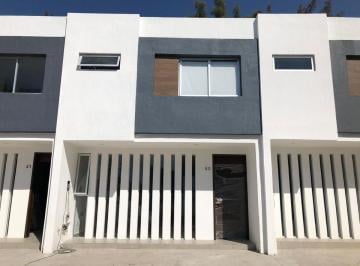 Casa de 3 habitaciones, Zapopan · Casa en Renta en Condominio Tesistán